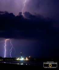 Dramatic Night-time Lightning Picture.Download free pictures and wallpapers.  © 2011, FreePhotoCourse.com, all rights reserved.  